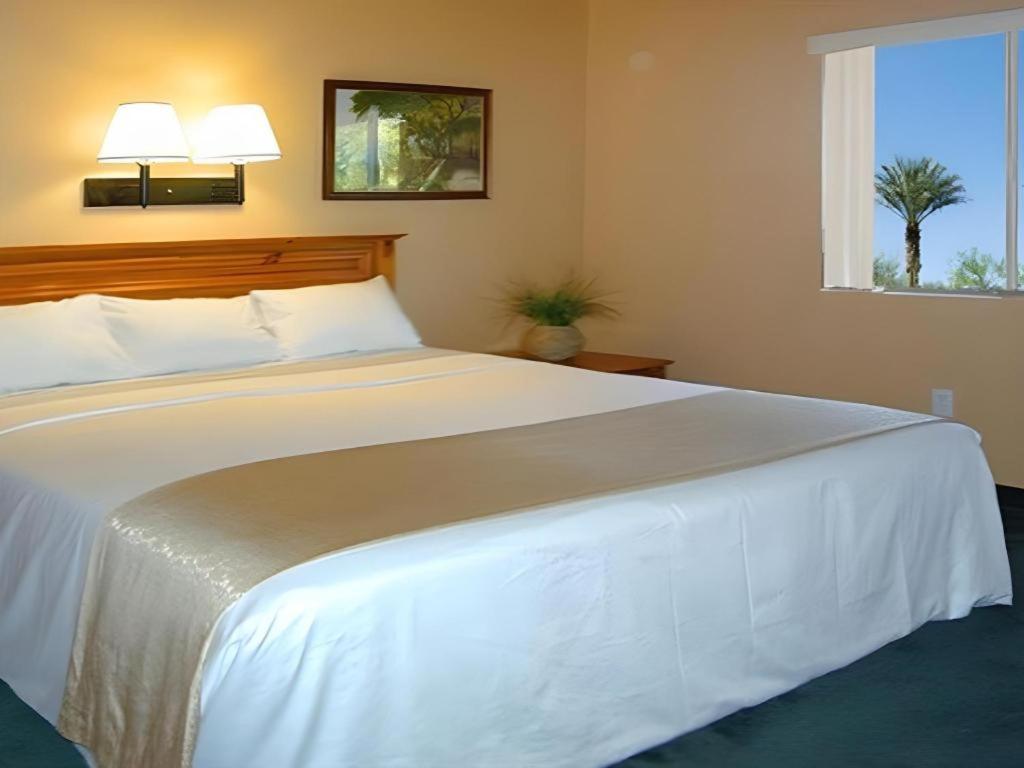 Nellis Suites At Main Gate Hotel 라스베이거스 외부 사진