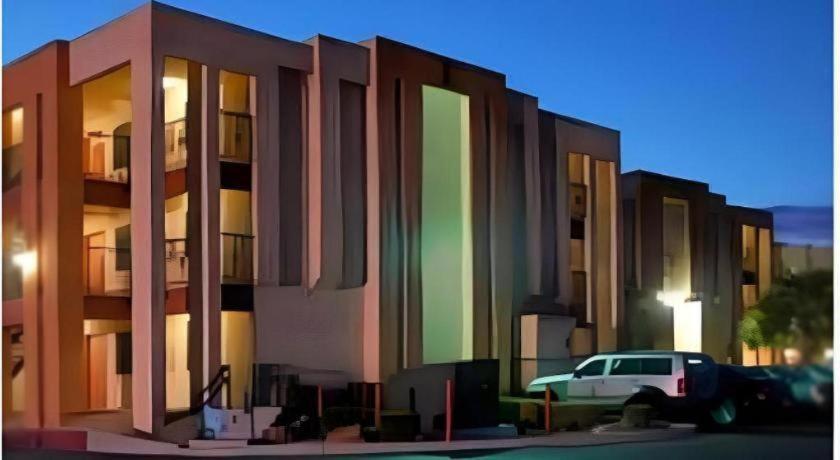 Nellis Suites At Main Gate Hotel 라스베이거스 외부 사진