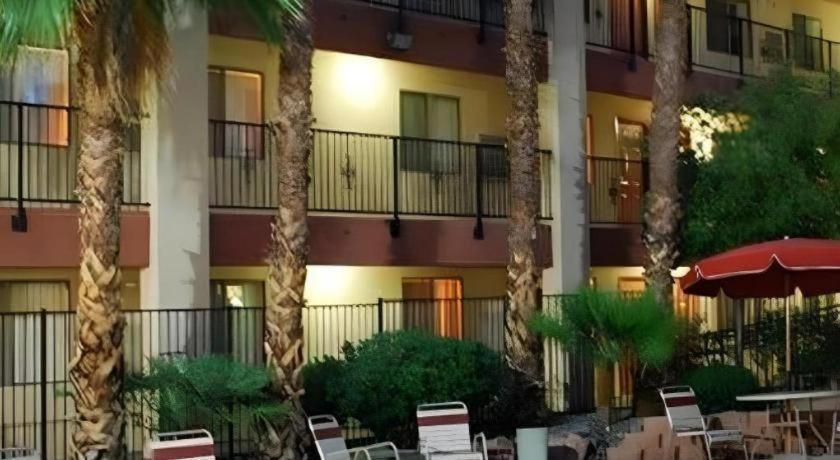 Nellis Suites At Main Gate Hotel 라스베이거스 외부 사진